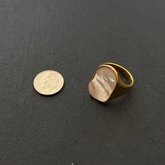 18k Gold Plated Gold Mother of Pearl Shell Organic Form Ring - Picture 3 of 6